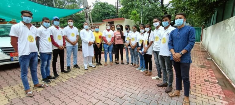 *महापौर रामशरण यादव व आईजी रतनलाल डांगी शामिल हुए महामारी के खिलाफ ‘रोको अऊ टोको’ अभियान में*