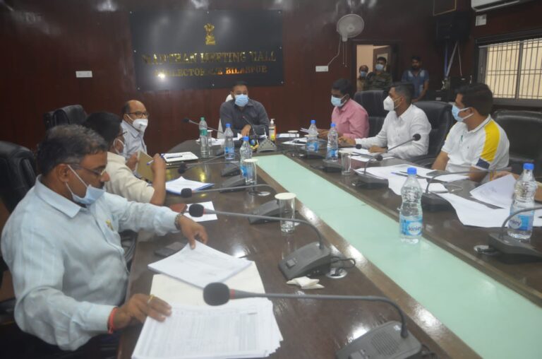 *गोधन् न्याय योजना की समीक्षा की कलेक्टर ने, जैविक खाद की बिक्री बढ़ाने का निर्देश*