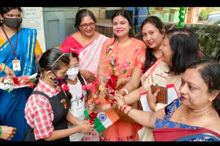 *लायंस क्लब बिलासपुर संकल्प द्वारा ईदगाह चौक स्थित श्री रिहैबिलिटेशन सेंटर में ध्वजारोहण किया गया*_