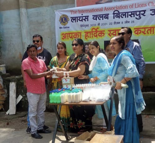 *कॉलेज के नाम पर छात्रों को ले जाया गया लायंस क्लब के कार्यक्रम में.. सीएमडी कॉलेज की केमिस्ट्री डिपार्टमेंट की एचओडी ने साधा एक तीर से दो निशाना*..