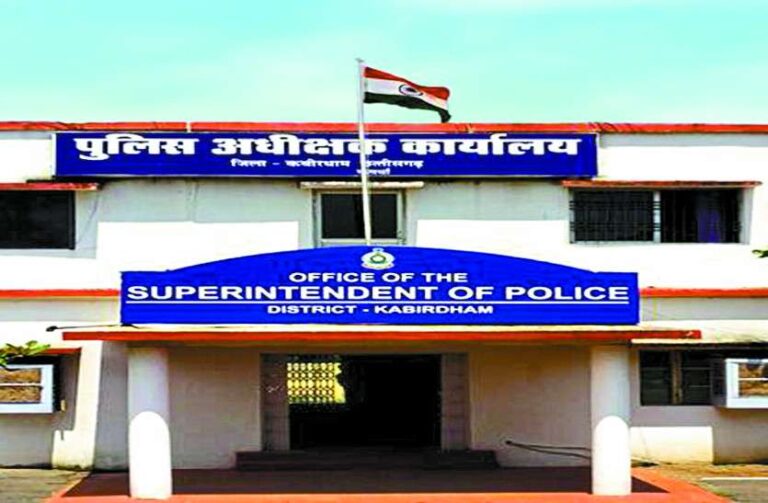 *मृतक के भाई के द्वारा हत्या की आशंका जताते हुए जिले के कप्तान को सौंपा ज्ञापन*