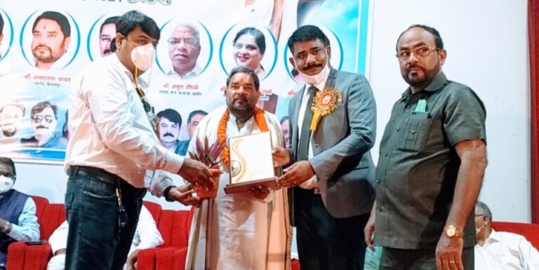 *लखीराम ऑडिटोरियम में मसीही समाज के द्वारा सम्मान समारोह का आयोजन किया गया*