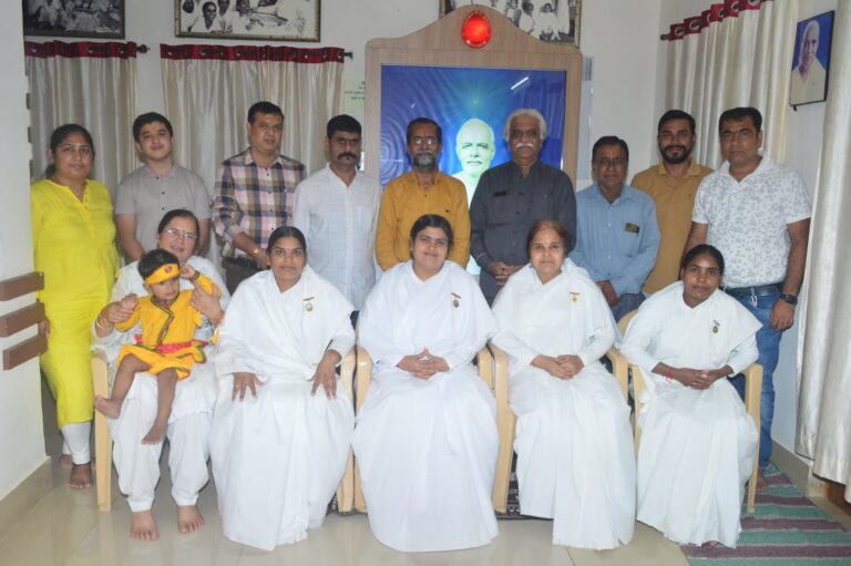 *ब्रम्हाकुमारी बहनों के द्वारा पत्रकारों को रक्षा सूत्र बांधा गया एवं कोरोना वारियर्स के रूप में सम्मान किया गया*