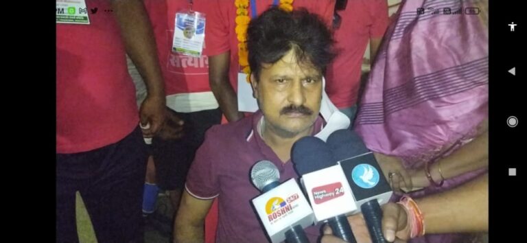 *बड़ी संख्या में निकले चिरमिरी मुख्यालय बनाओ संघर्ष समिति के पद यात्रियों का किया गया पाराशर परिवार द्वारा बिलासपुर में स्वागत है*