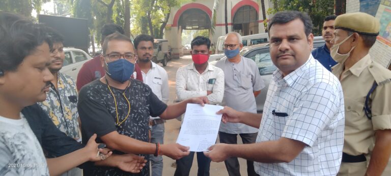 स्थानी कलाकारों को 200 वाट साउंड मुंबई से आने वाले कलाकारों के लिए 10 से 20 हजार  वाट् साउंड की अनुमति आखिर किसने दी*