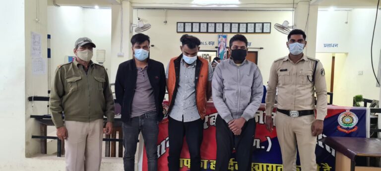 *गाड़ियों में तोड़फोड़ करने वाला गिरोह चढ़ा तारबाहर पुलिस के हत्थे आरोपियों के कब्जे से घटना में प्रयुक्त दो कार सहित सामग्री जप्त की गई*