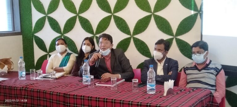 *डॉक्टर और भवन मालिक की लड़ाई में पिस रहे मरीज डाक्टर उइके पर लगा जलसाजी का आरोप मामला वंदना हॉस्पिटल का**