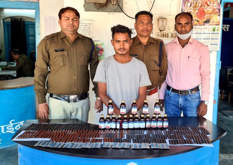 *नशे के विरुद्ध बिलासपुर पुलिस की कार्रवाई जारी * सिविल लाइन पुलिस  ने 02 मामलो में दो आरोपियों को पकड़ा * आरोपियों के कब्जे से मोटर साइकिल  सहित 3 kg गांजा, नशीली टेबलेट  सिरप जप्त किया गया*