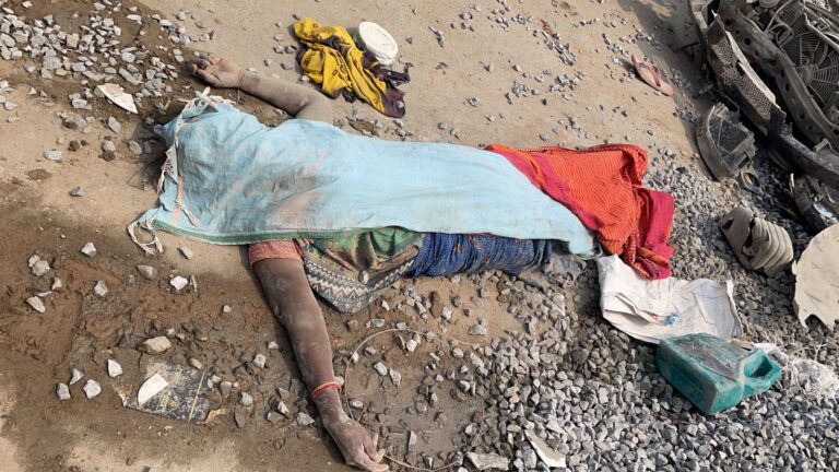 *एसीसीएल कर्मी के नाबालिक पुत्र ने मजदूरों पर चढ़ाई गाड़ी, एक की मौत,8 गम्भीर रूप से घायल, कुत्ते के स्टेयरिंग में चढ़ जाने की वजह से हुआ हादसा, एसएसपी ने जाना घायलो का हाल*