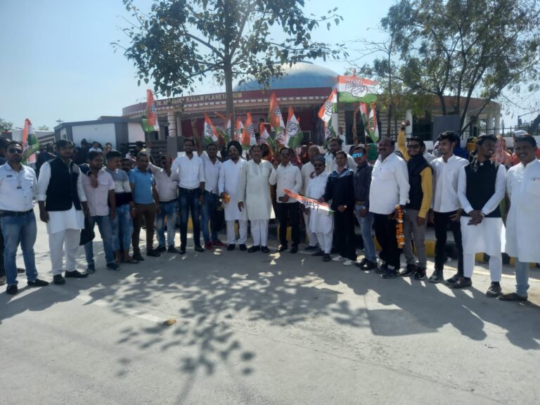 *छत्तीसगढ के मुख्यमंत्री भुपेश बघेल जी का आज बिलासपुर आगमन पर प्रदेश कांग्रेस कमेटी सचिव रविन्द्र सिंह जी के नेतृत्व मे भब्य स्वागत*