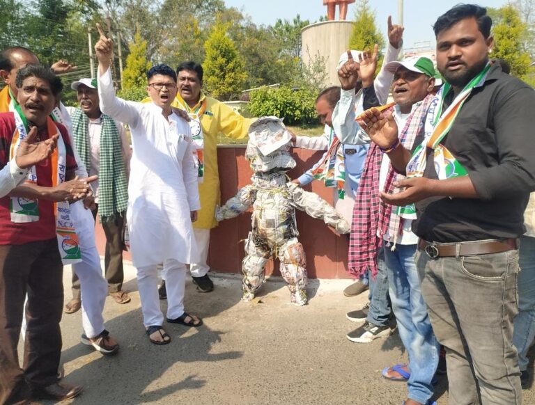 *जनहित के मुद्दे को छोड़कर अपनी ही राजनीति में उलझी बिलासपुर एनसीपी.. जनता सरोकार तो कैसे दिखाएंगे चुनाव में अपनी मौजूदगी*.