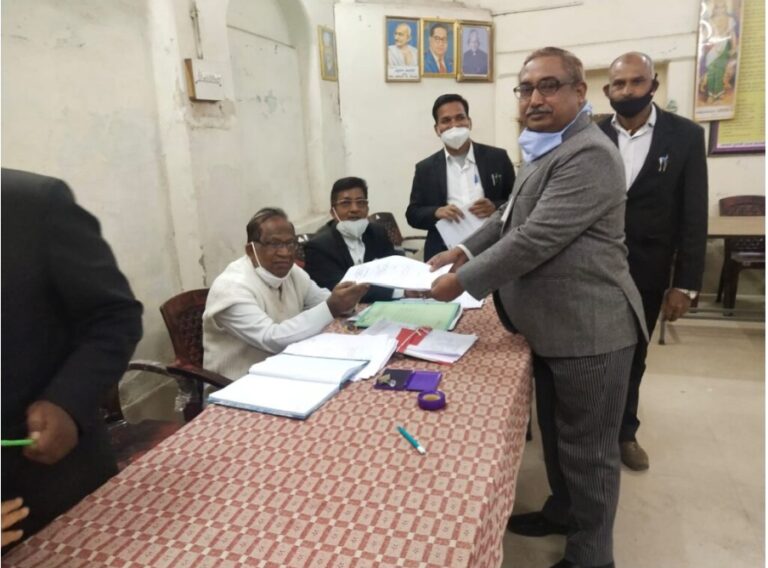 *अधिवक्ता शैलेश कुमार सिंह ने जिला अधिवक्ता चुनाव मे अध्यक्ष पद के लिए अपनी दावेदारी पेश की*