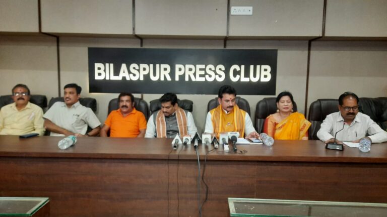  *बिलासपुर, प्रेस क्लब में सनातन सेना की प्रेस वार्ता एवं नामदेव भवन में कार्यकारिणी की बैठक*