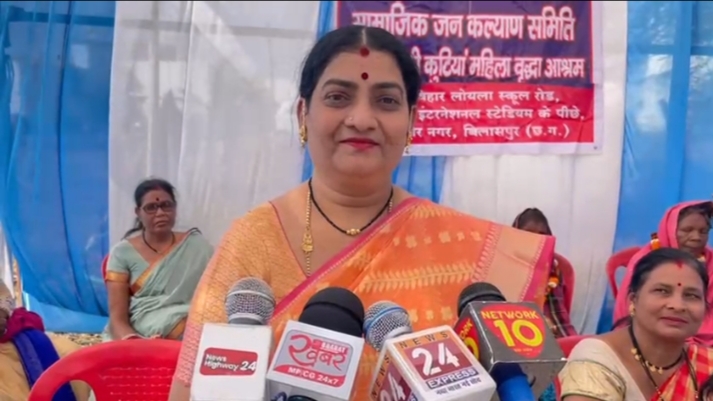 माता रानी की कुटिया बनी मिसाल घर से बेघर हुए वृद्ध महिलाओं का महिला दिवस पर किया गया आत्मीय स्वागत