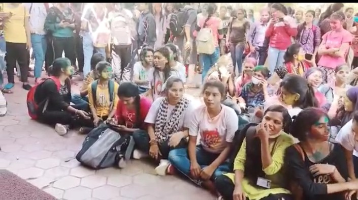 *रंगो के त्योहार होली को बेरंग बनाने की कोशिश मामला बिलासा गर्ल्स कॉलेज का*