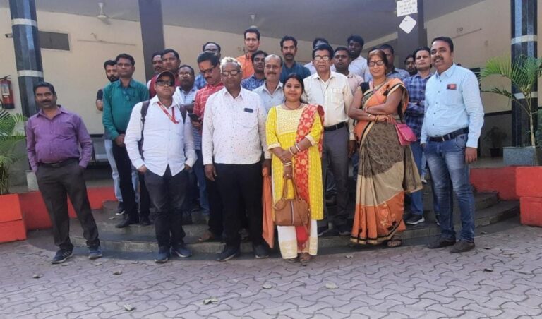 *बिलासपुर। सदभाव पत्रकार संघ छत्तीसगढ़ की संभागीय और जिला इकाई की सर्किट हाउस में हुई बैठक आगामी 24 मार्च को होली मिलन समारोह एवं परिचय सम्मेलन मनाने का लिया गया निर्णय*