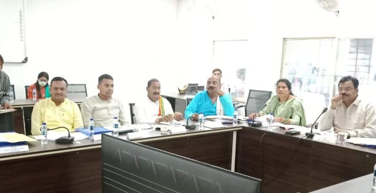 *बिल्हा में फिर हुआ गबन का खेल सभापति ने लगाया आरोप… बिजली पानी अतिक्रमण का उठा मुद्दा पढ़ें पूरी खबर *