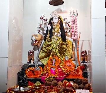 *100 साल पुराने महामाया मंदिर में पावन नवरात्रि में मां ने दिए दर्शन भव्य जगराते का किया गया आयोजन*