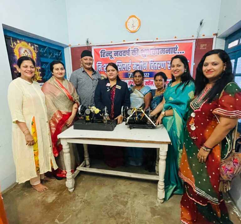 *महिला सशक्तिकरण यही है मुख्य विचार* *रोज़गार संचालन हेतु सिलाई एवं कम्प्यूटर केंद्र रोटरी क्लब क्विंस के द्वारा सिलाई मशीन वितरण कर किया गया शुभारंभ*