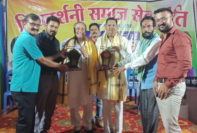 *विश्व मातृत्व दिवस पर इंदिरा प्रियदर्शनीय सेवा समिति के द्वारा बिलासपुर के कल्याण कुंज वृध्दा आश्रम मे वृध्द माताओ का सम्मान श्रीफल मिठाई साल व प्रमाण पत्र दे कर किया गया सम्मान*