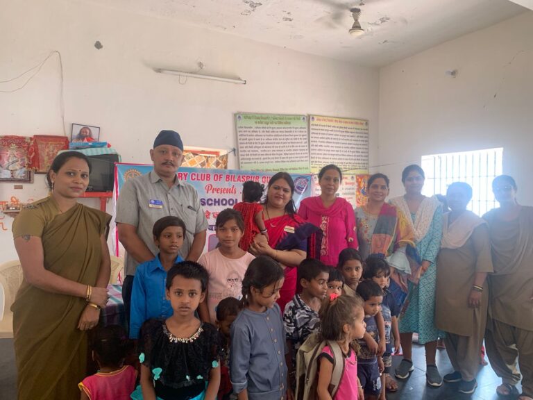 *भविष्य को बेहतर बनाने के लिए रोटरी क्लब क्वींस द्वारा जेल में बच्चों को प्रदान किया गया शिक्षण साम्रगी*..