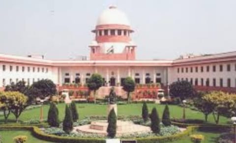 *महिला को मिली अंतरिम राहत,सुप्रीम कोर्ट ने अगली सुनवाई तक थाना  उपस्थित होने का दिया आदेश*