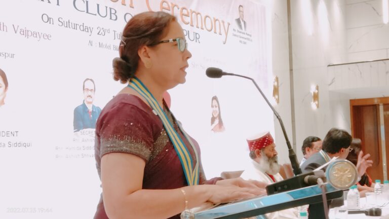 *रोटरी के पदाधिकारियों ने किया पदभार ग्रहण.. पूरे साल के जनहित काम का जारी किया लेखा जोखा*..