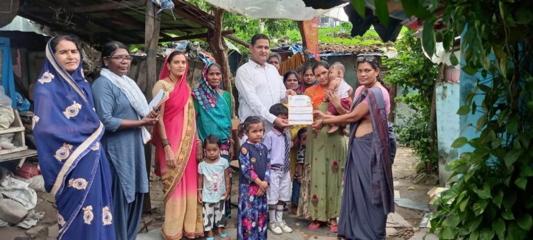 *छत्तीसगढ योग आयोग सदस्य रविन्द्र सिंह वजन त्यौहार मे आंगन बाङी क्रेन्द्र मे अतिथि बन हुए शामिल*