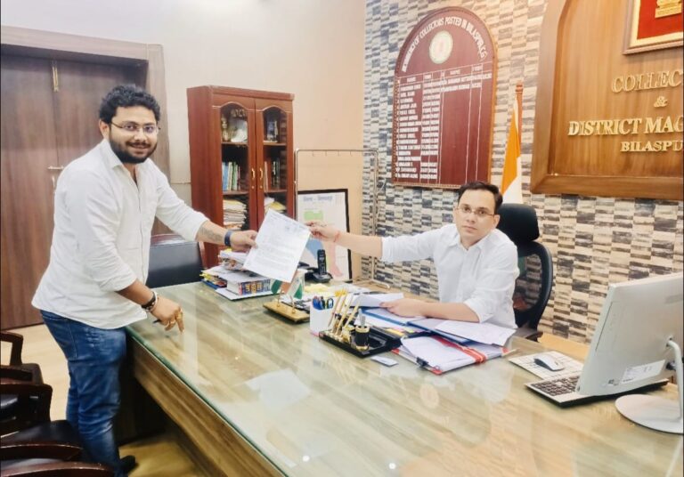 *एनएसयूआई जिलाध्यक्ष रंजीत सिंह ने लोक स्वास्थ्य यांत्रिकी बिलासपुर अभियंता एस के चन्द्रा के खिलाफ जल जीवन मिशन अंतर्गत निविदा में हो रही मनमानी के खिलाफ कलेक्टर को सौंपा ज्ञापन*