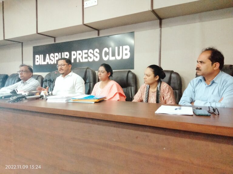 *कविता सिंह एवं अरविंद सिंह के परिवार की आपत्तिजनक गतिविधियों से परेशान आशीर्वाद वैली के निवासी सोसाइटी में मचा ग़दर…..पढ़ें पूरी खबर*