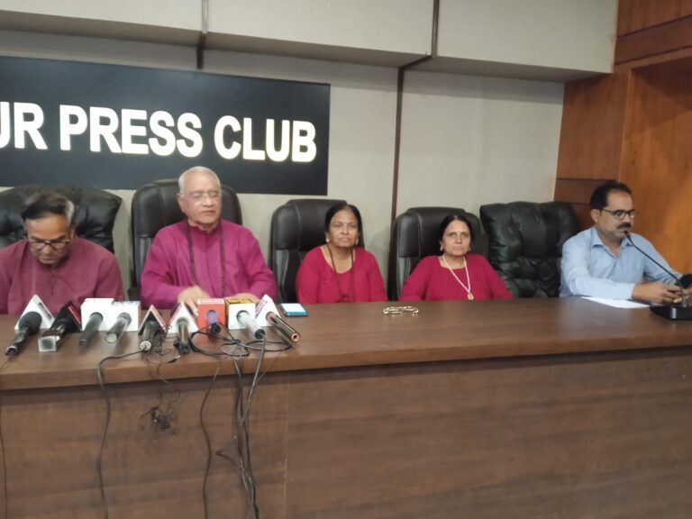 *ओशो भगवान श्री कीर्तन मंडली छत्तीसगढ़ के संयोजक एवं पुणे से आए स्वामी गोपाल भारती ने बिलासपुर प्रेस क्लब में पत्रकारों से की चर्चा*