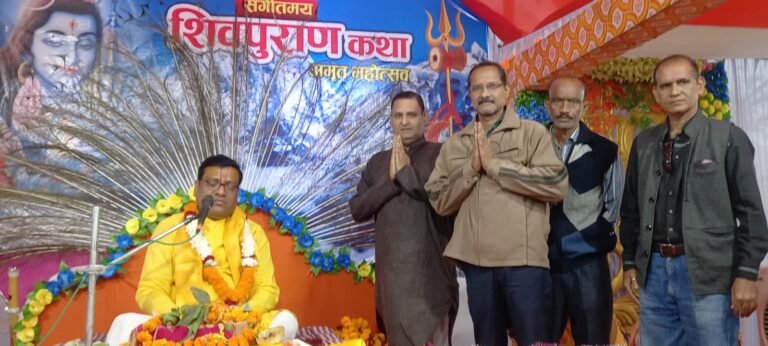 *छत्तीसगढ़ योग आयोग सदस्य रविंद्र सिंह जरहगांव के सोठार सिध्दि विनायक परिसर पहुंच कर आज शिव पुराण कथा में हुए शामिल*