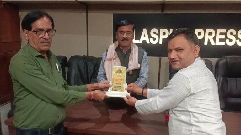 *काव्यांजलि: प्रेस क्लब में कवियों ने कविताओं से बांधा समा…वरिष्ठ साहित्यकार सतीश ने कहा-साहित्य का आयोजन निरन्तर होना चाहिए*