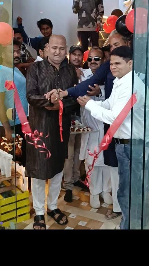 *छत्तीसगढ योग आयोग सदस्य रविन्द्र सिंह व तारबहार वार्ड के पार्षद शेख असलम के कर कमलो से बिलासपुर के तारबहार मे फिटनेस फाइट क्लब जिम का हुआ शुभारंभ*