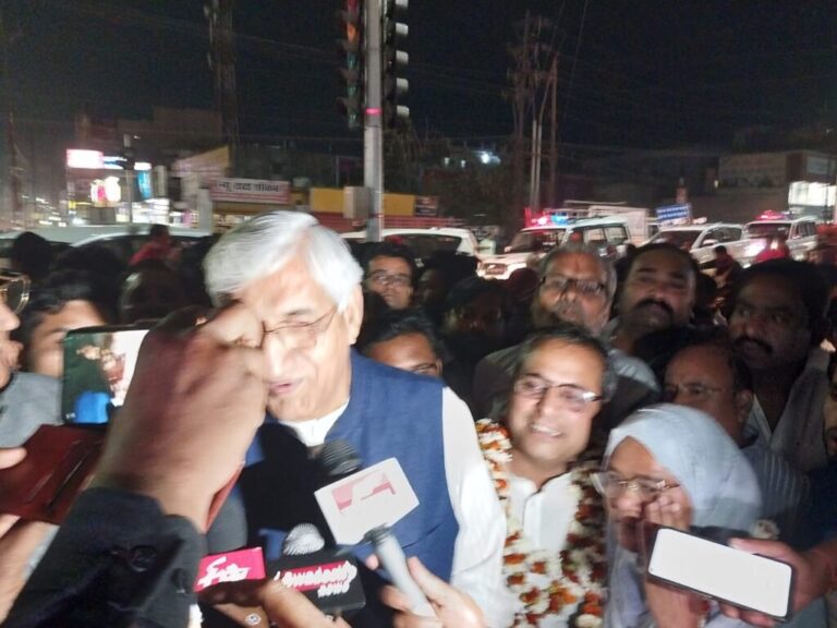 *न्यायधानी को एम्स की सौगात दिलाने पर नगर विधायक शैलेश पांडे एवं स्वास्थ्य मंत्री टी एस सिंहदेव का बिलासपुर आगमन पर गर्मजोशीसे हुआ स्वागत*