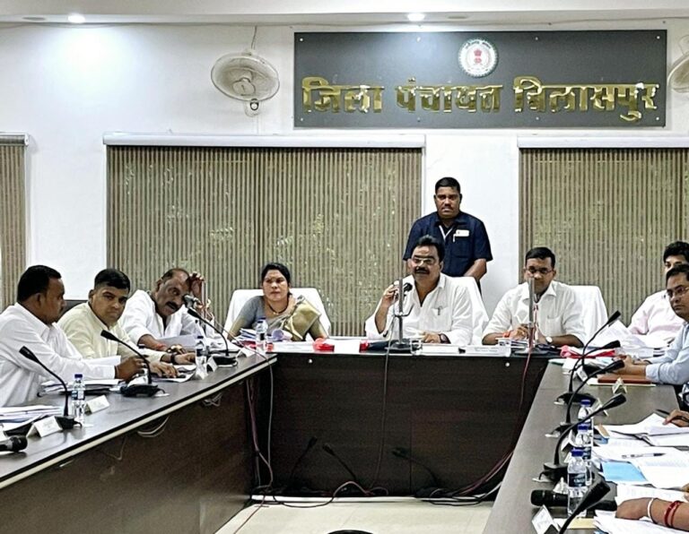 *बैमा में आत्मानन्द स्कूल की मांग..सभापति के प्रस्ताव पर सामान्य सभा की मुहर…अंकित ने अधिकारियों से पूछा…सालों से नहीं हुआ बोर…कब ठीक होंगे जर्जर स्कूल*.