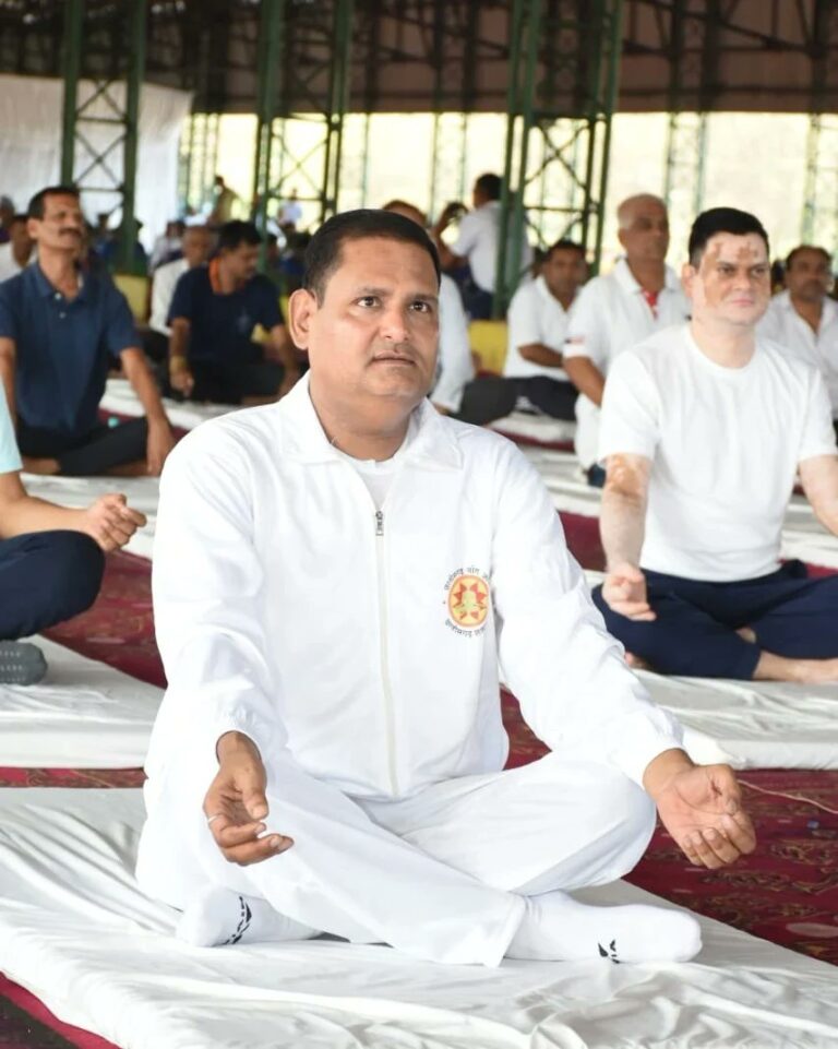 *योग को अपनी दिनचर्या में करें शामिल – छत्तीसगढ़ योग आयोग सदस्य… रविन्द्र सिंह*