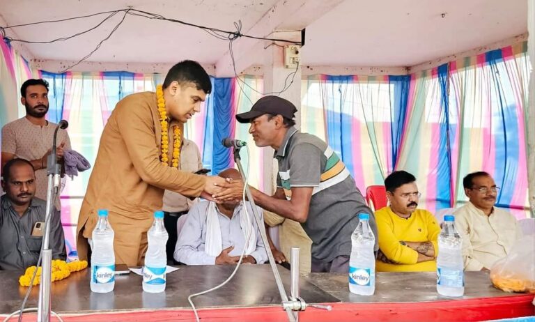 *जिला पंचायत सभापति अंकित गौरहा कर रहें हैं ग्रामिणों के सपनों को साकार..बोले…अब राशन के लिए नहीं जाना पड़ेगा 2 किलोमीटर दूर*…