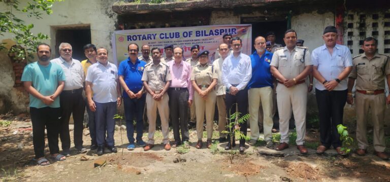 *पेड़ लगाएं, जीवन बचाएं, पर्यावरण को सुरक्षित बनाएं, धरती पर सांसे तभी तक सुरक्षित है जब तक यह पर्यावरण सुरक्षित है!!! :- अतिरिक्त पुलिस अधीक्षक राजेंद्र जयसवाल*