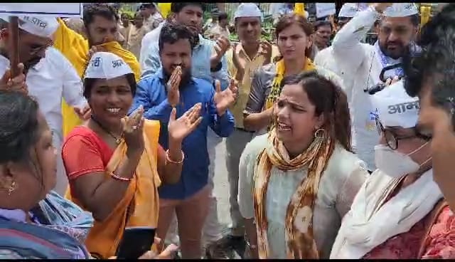 *शिक्षक भर्ती में हुई धांधली को लेकर ‘आप’ कार्यकर्ताओं ने किया प्रदर्शन, शिक्षा मंत्री के आवास का किया घेराव: कोमल हुपेंडी, प्रदेश अध्यक्ष, आप*