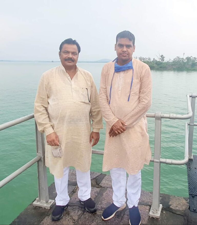 *जिला पंचायत अध्यक्ष अरूण चौहान और सभापति अंकित गौरहा ने कलेक्टर को बताया…किसानों की बढ़ी चिंता…प्रभावित होने से पहले खूंटाघाट से छोड़ा जाए पानी*..