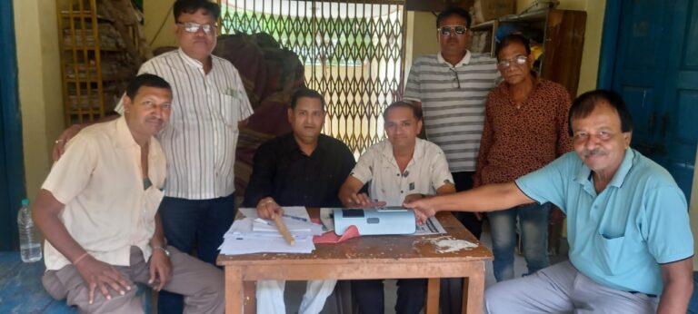 *छत्तीसगढ योग आयोग सदस्य रविन्द्र सिंह के सफल मार्गदर्शन मे बिनोबानगर वार्ड क्रमांक 27 के गांयत्री मदिर मे आज राशनकार्ड सत्यापन शिविर का आयोजन किया गया*