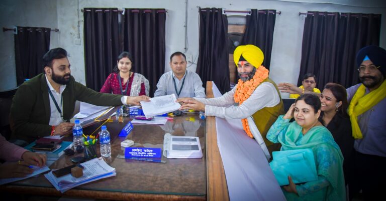 *हज़ारों समर्थकों के साथ जसबीर सिंह ने दाखिल किया नामांकन, कहा भाजपा-कांग्रेस से उकता चुकी है बिल्हा की जनता* 