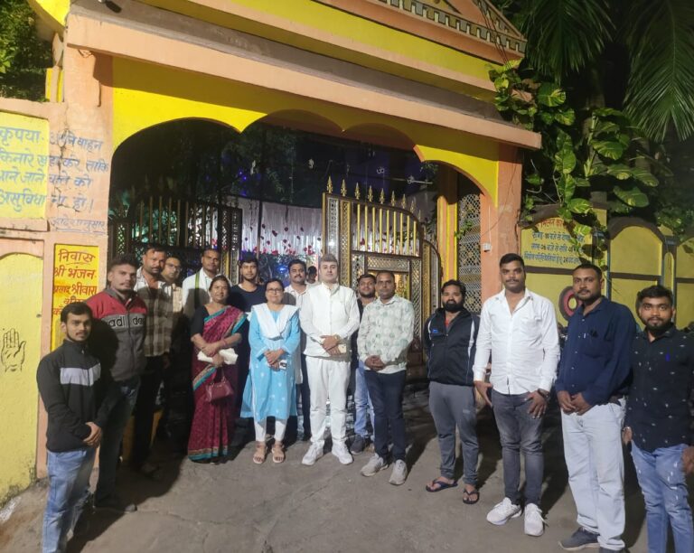 *राष्ट्रीय सचिव संजू दीक्षित पहुंची त्रिलोकचंद्र श्रीवास के निवास…..जिले के सभी प्रत्याशियों को जीतiने हेतु हुई विस्तार से चर्चा*