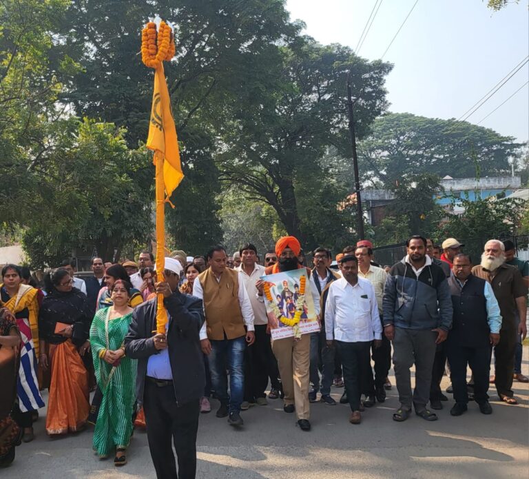 *भाजपा पश्चिमी मंडल कार्यकर्ताओं ने शहीदी दिवस गुरुद्वारे में मत्था टेक कर मनाया*