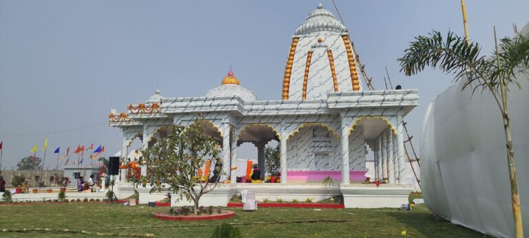 *रामभक्त प्रवीण झा ने श्री हनुमान जी का बनवाया मंदिर* 