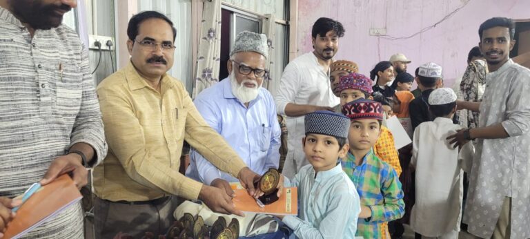 *शदीद गर्मी में रखे शिद्दत के रोज़े, नन्हे रोज़दारों का हुआ सम्मान।*