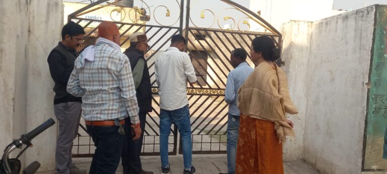 *कांग्रेसी पार्षद का विवादित कारनामा: सरकारी भवनों पर कब्जा हटाया गया…*