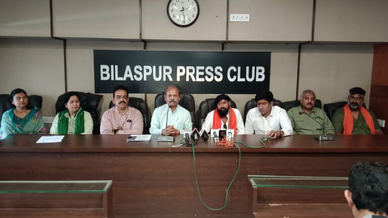 *लव जिहाद और धर्मांतरण पर कठोर कार्रवाई किए जाने की मांग …. खुले में मांस विक्रय को प्रतिबंधित करने सभी शहरों में स्थान निर्धारित किया जाए*।