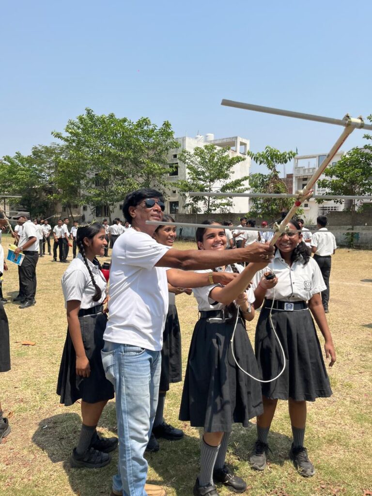 -सेंट ज़ेवियर्स हाई स्कूल, व्यापार विहार, बिलासपुर में 7 और 8 अप्रैल को “अंतरिक्ष और संचार की दुनिया” विषय पर दो दिवसीय सेमिनार एवं हैंड्स-ऑन गतिविधियों का हुआ आयोजन*